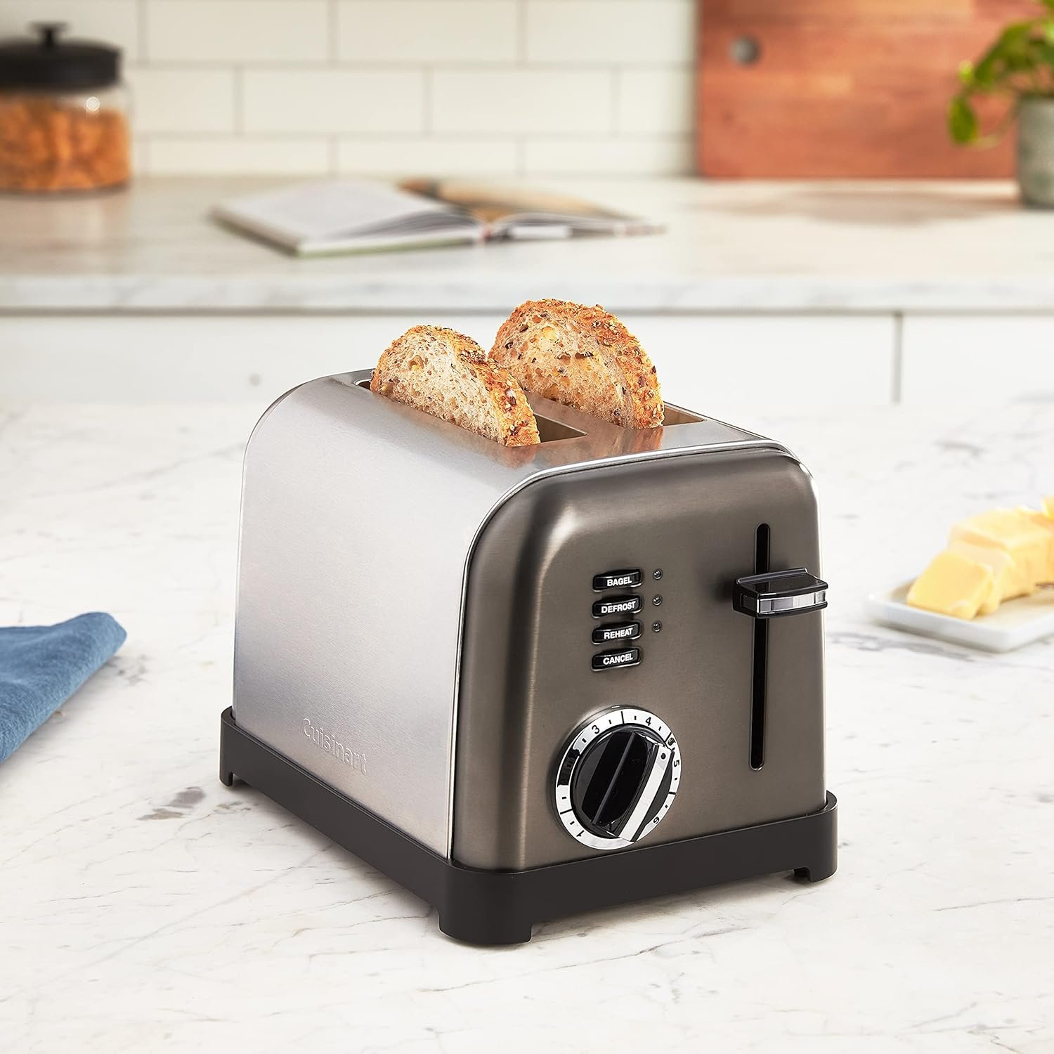 Cuisinart CPT-160BKS 2-Slice Metal Classic Toaster, Stainless Steel/Black - Image 3